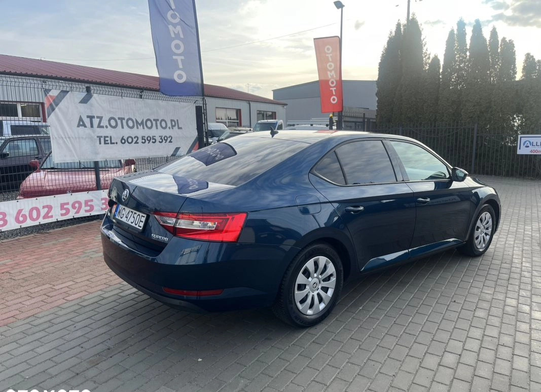 Skoda Superb cena 59900 przebieg: 223458, rok produkcji 2017 z Wodzisław Śląski małe 56